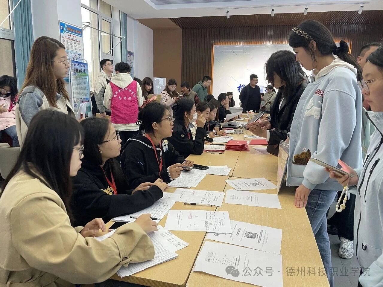 少妇被又大又粗又爽久久