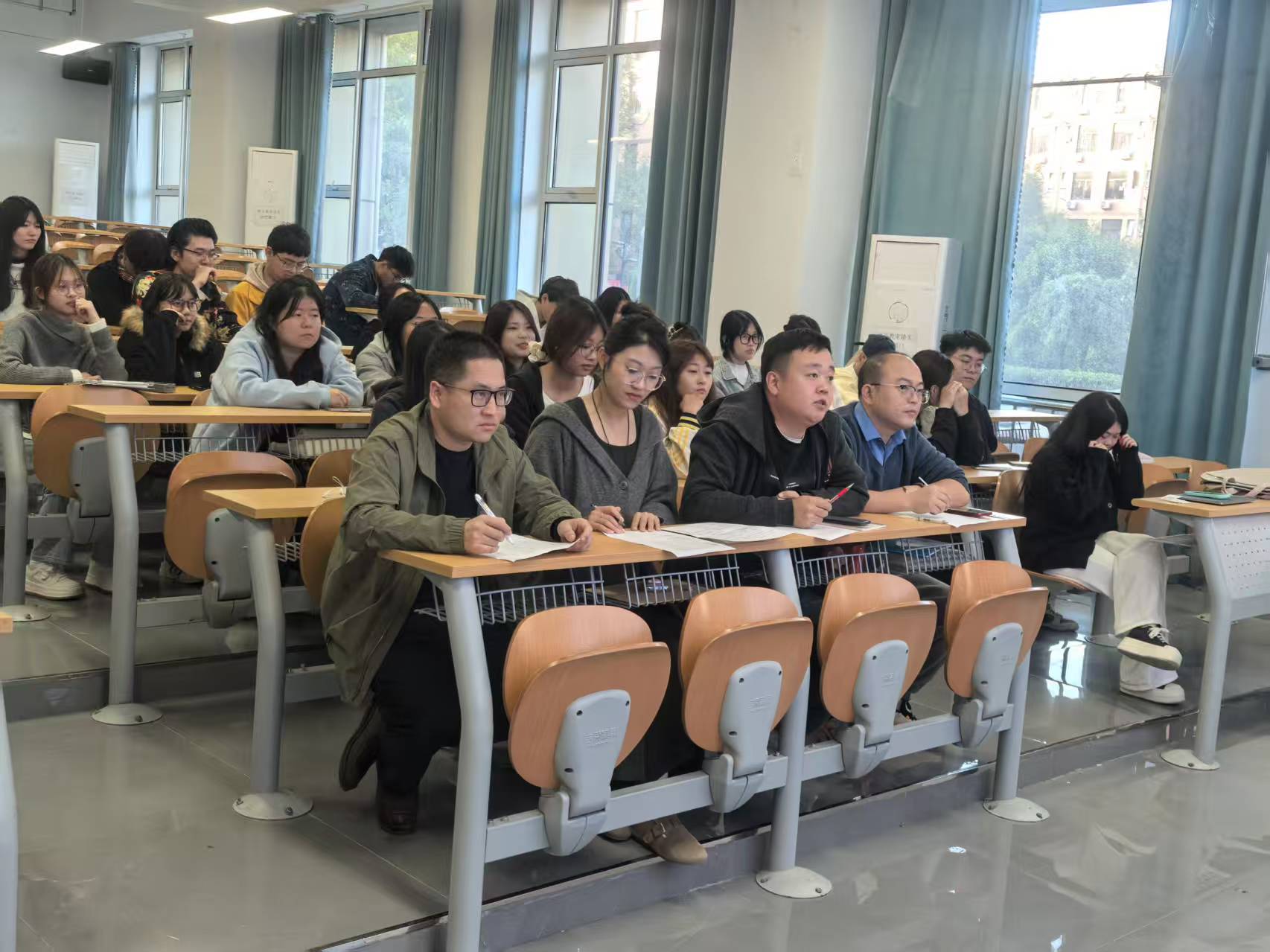 少妇被又大又粗又爽久久