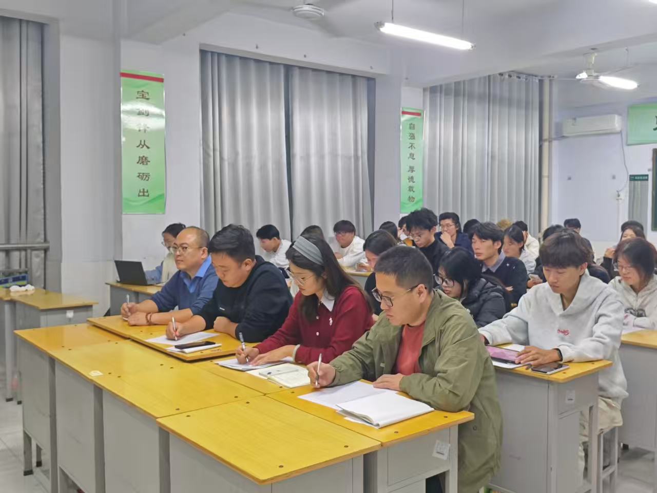 少妇被又大又粗又爽久久