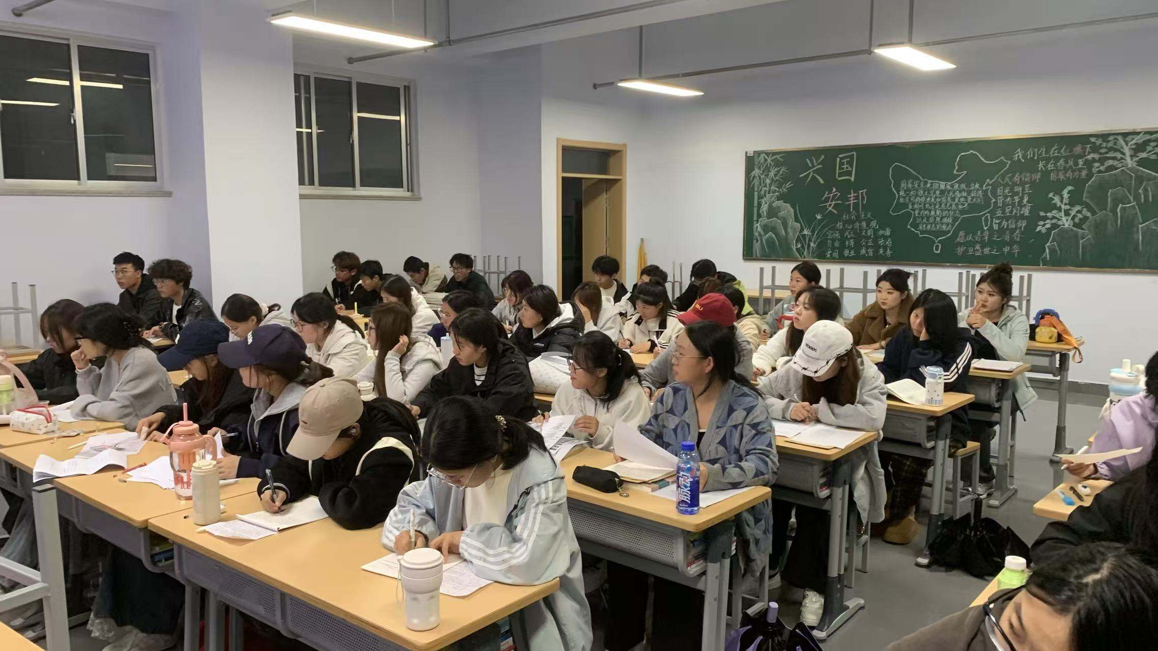 少妇被又大又粗又爽久久