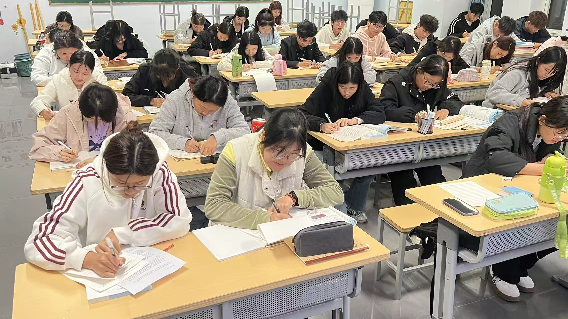 少妇被又大又粗又爽久久