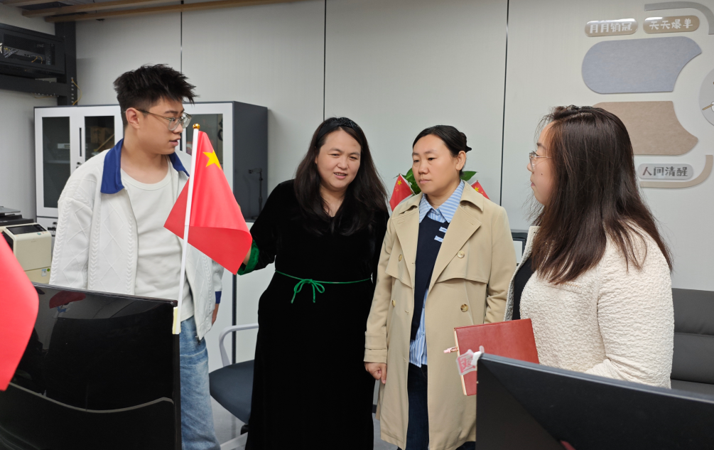 少妇被又大又粗又爽久久