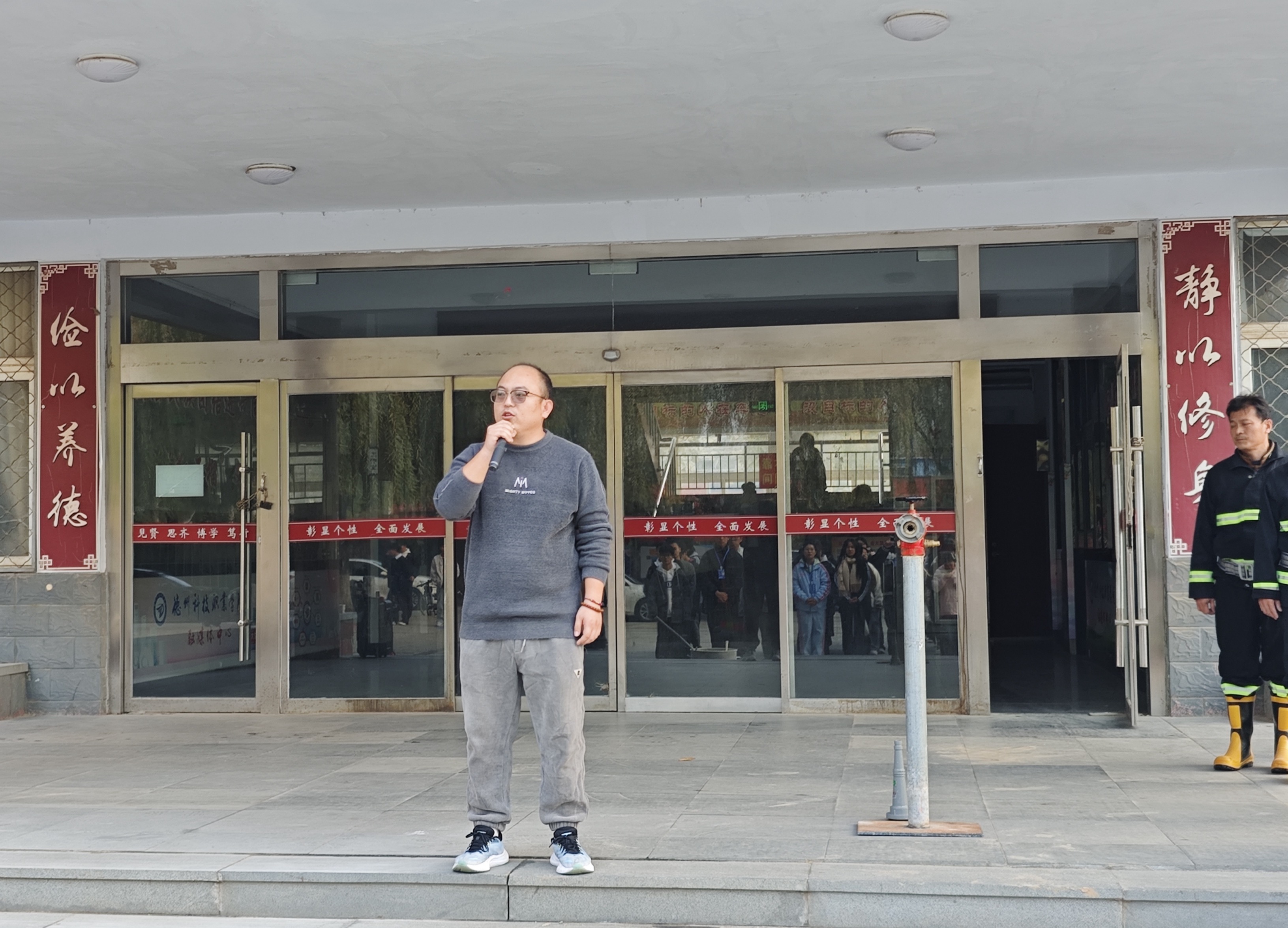 少妇被又大又粗又爽久久