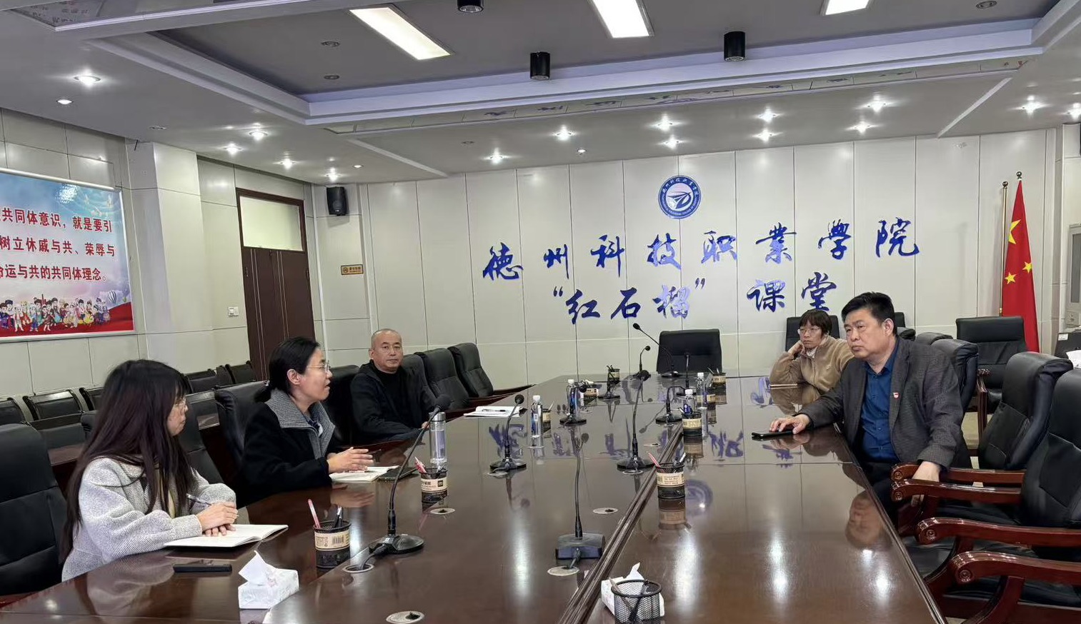 少妇被又大又粗又爽久久