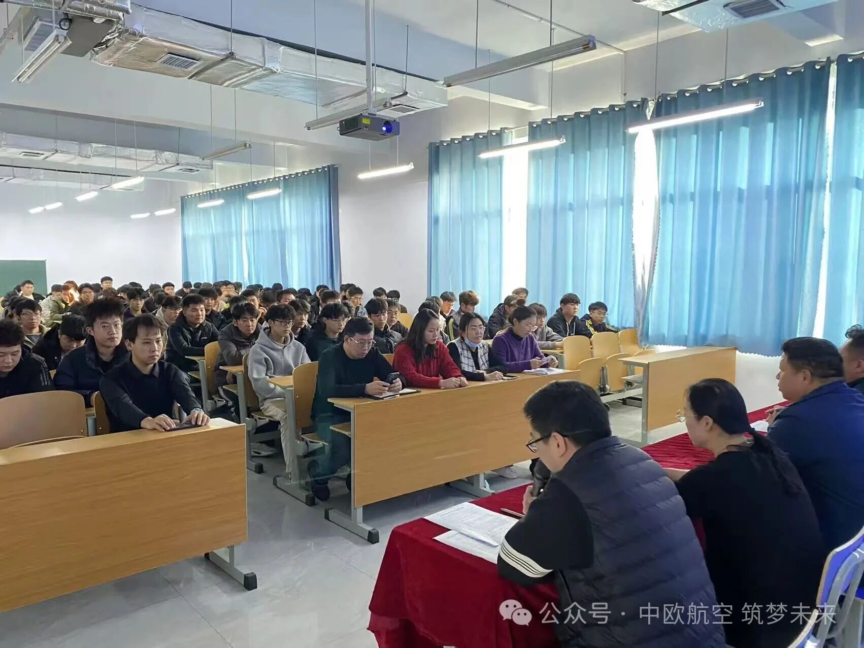 少妇被又大又粗又爽久久