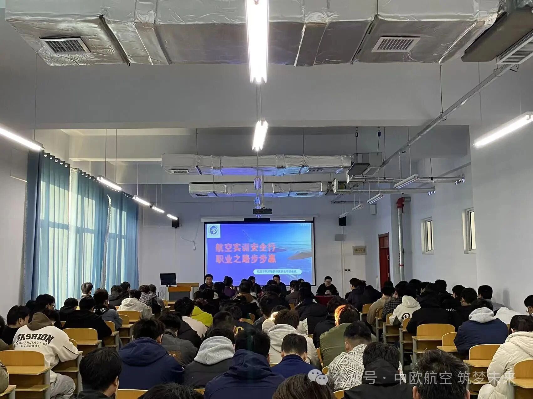 少妇被又大又粗又爽久久