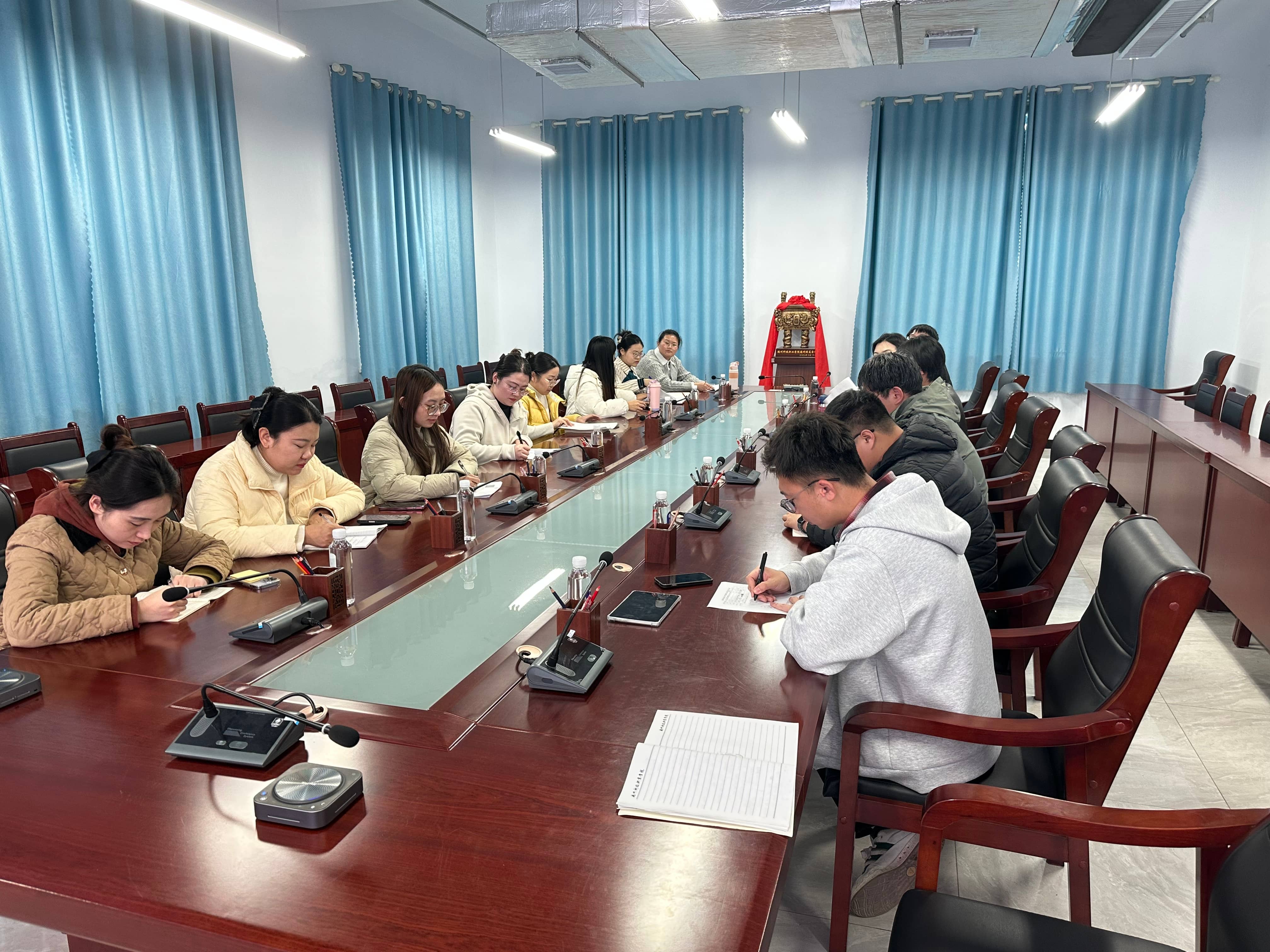 少妇被又大又粗又爽久久